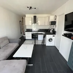  Appartement Moderne Et Climatisé En Hyper Centre !